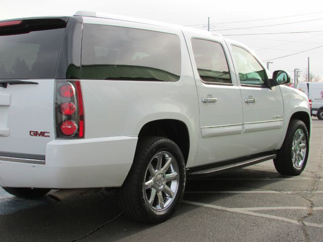 2008 GMC Yukon XL SXT Van