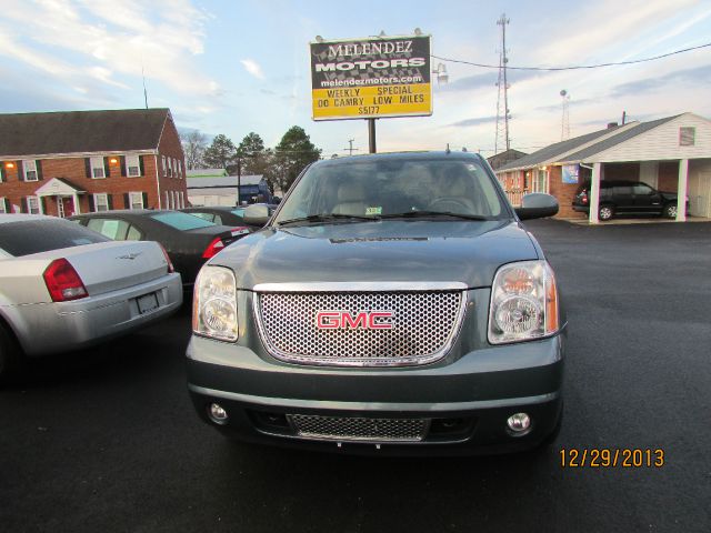 2008 GMC Yukon XL SXT Van
