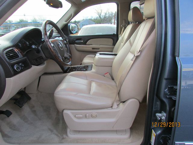 2008 GMC Yukon XL SXT Van