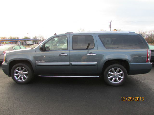 2008 GMC Yukon XL SXT Van