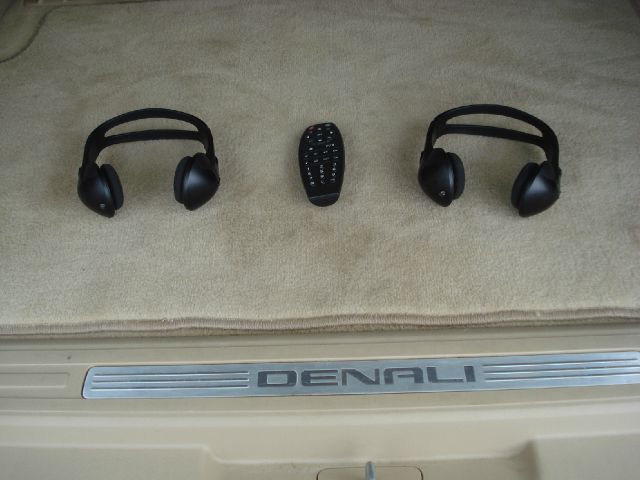 2008 GMC Yukon XL SXT Van