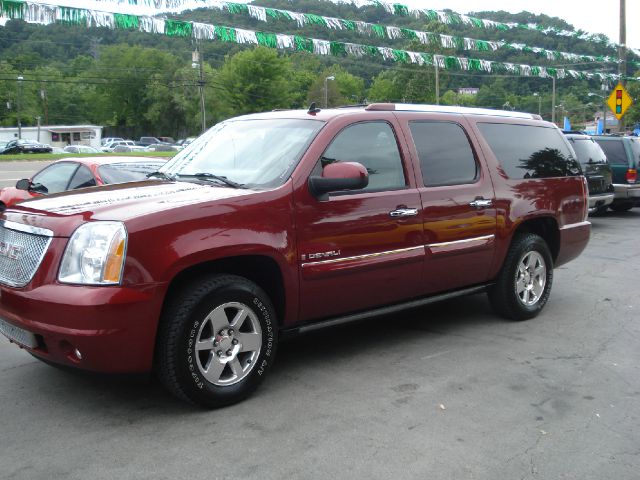 2008 GMC Yukon XL SXT Van
