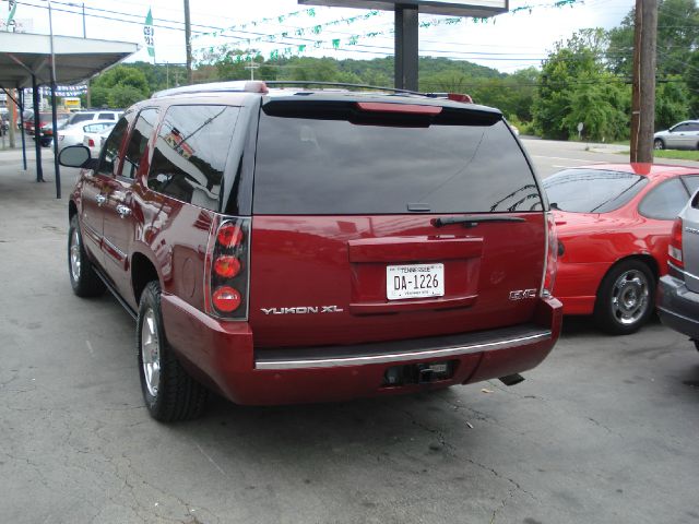 2008 GMC Yukon XL SXT Van