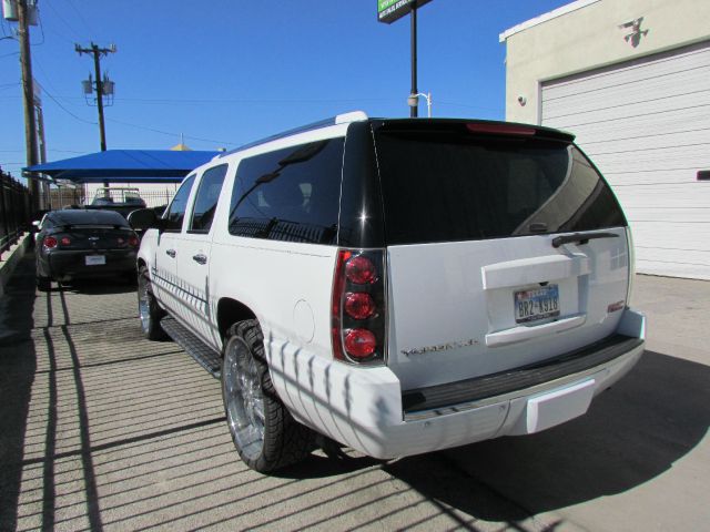 2008 GMC Yukon XL SXT Van