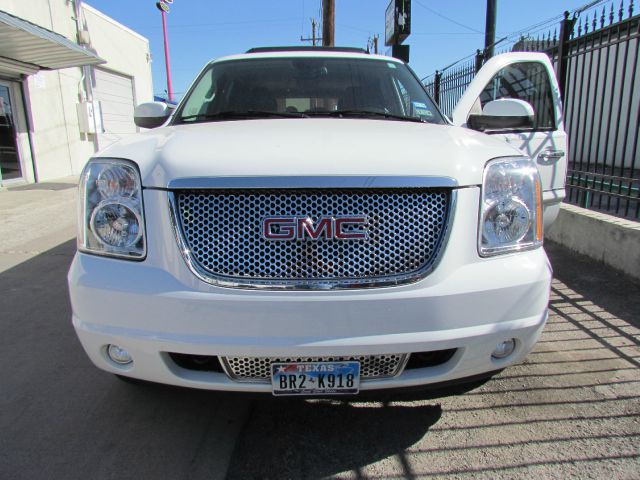 2008 GMC Yukon XL SXT Van