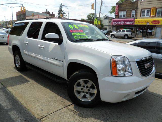 2008 GMC Yukon XL 2006 Mercury