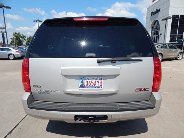 2008 GMC Yukon XL 3500 SLT Crew LB Dually DSL