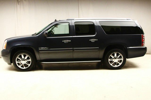 2008 GMC Yukon XL SXT Van