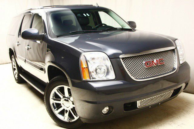 2008 GMC Yukon XL SXT Van