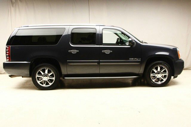 2008 GMC Yukon XL SXT Van