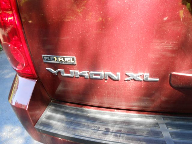 2008 GMC Yukon XL 2006 Mercury