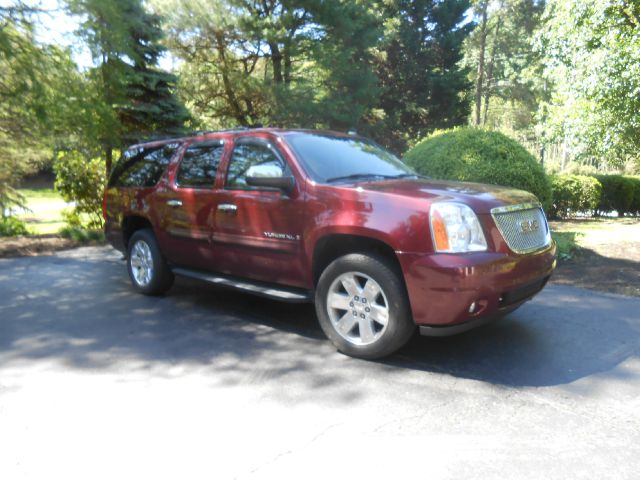 2008 GMC Yukon XL 2006 Mercury