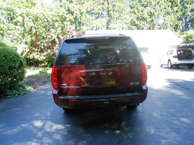 2008 GMC Yukon XL 2006 Mercury