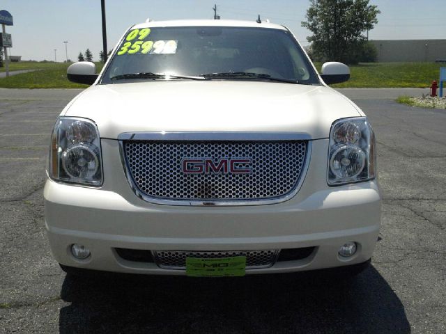 2009 GMC Yukon XL Crew Cab Short Box 2-wheel Drive SLE
