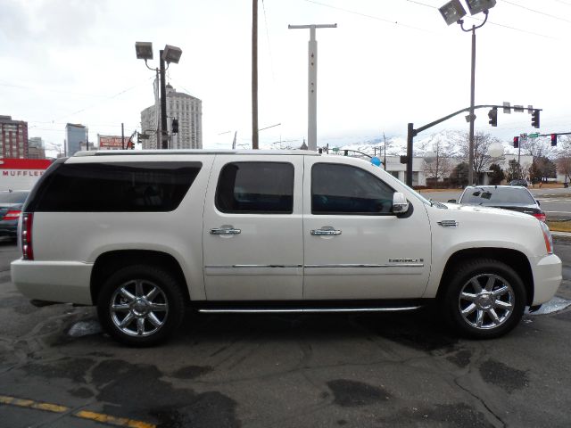 2009 GMC Yukon XL Crew Cab Short Box 2-wheel Drive SLE