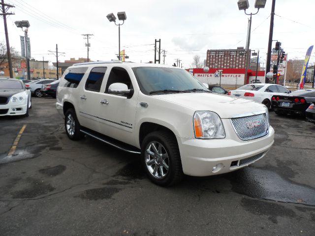 2009 GMC Yukon XL Crew Cab Short Box 2-wheel Drive SLE