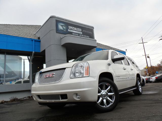 2009 GMC Yukon XL Crew Cab Short Box 2-wheel Drive SLE