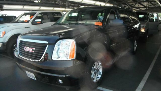 2010 GMC Yukon XL 2006 Mercury