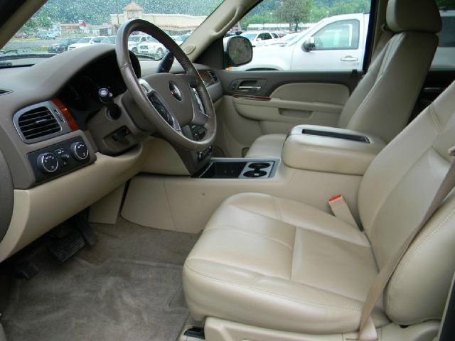 2010 GMC Yukon XL 2006 Mercury