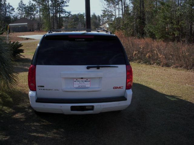 2011 GMC Yukon XL 4dr Ext WB LS Fleet