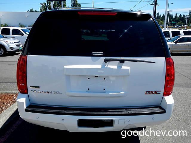 2011 GMC Yukon XL 4WD 1LT 25