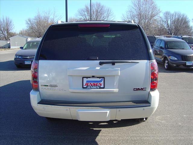 2012 GMC Yukon XL EX Sedan 4D