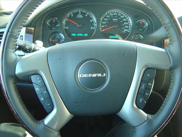 2012 GMC Yukon XL EX Sedan 4D