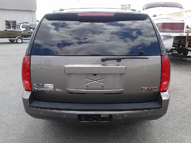 2012 GMC Yukon XL 2006 Mercury