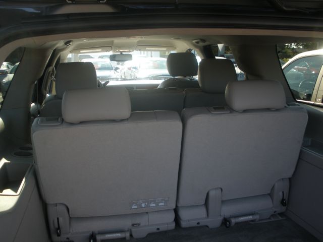 2013 GMC Yukon XL 4dr Sdn Touring Signature RWD Sedan