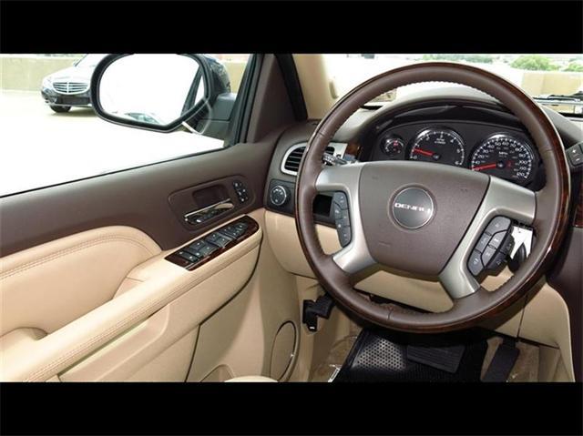 2014 GMC Yukon XL EX Sedan 4D