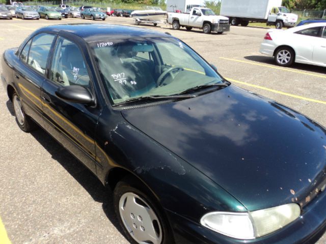 1997 Geo Prizm Laranie