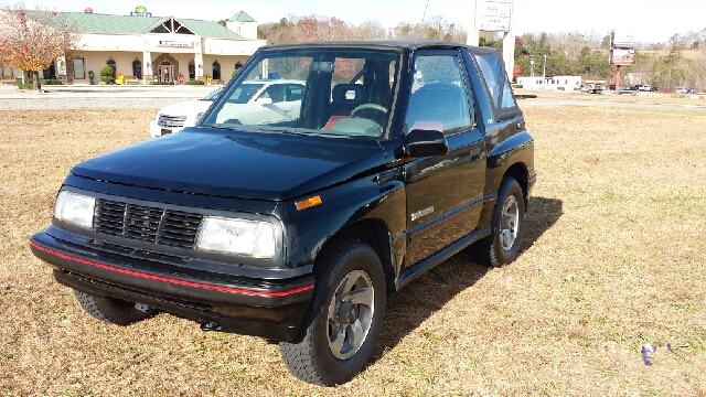 1991 Geo Tracker 4dr Sdn I4 CVT S
