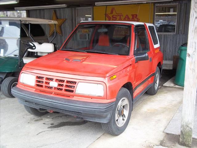 1993 Geo Tracker 2dr Cpe I4 CVT 2.5 S