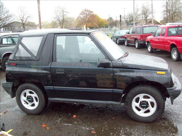 1994 Geo Tracker 2dr Cpe I4 CVT 2.5 S