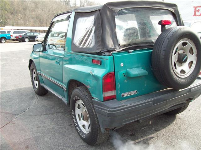 1994 Geo Tracker 2dr Cpe I4 CVT 2.5 S
