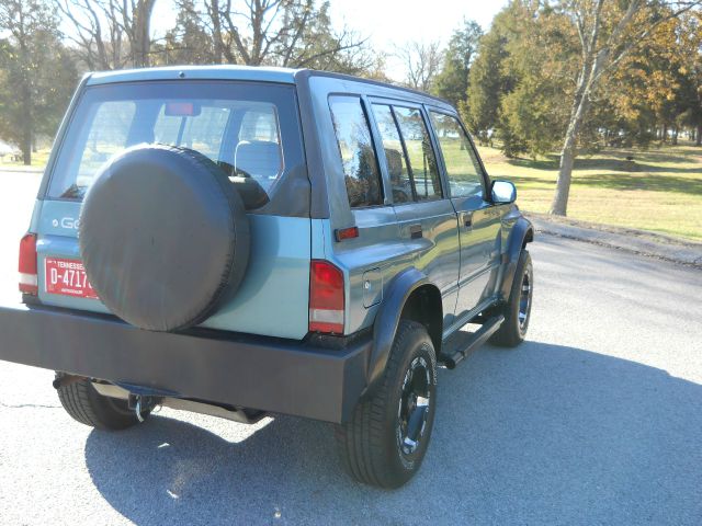 1996 Geo Tracker 4dr Sdn I4 CVT S