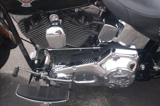 2005 Harley Davidson Fat Boy W/ Moonroofheated Leather Seating