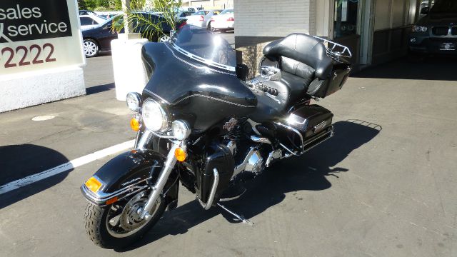 2014 Harley Davidson FLHTC Special Eddition