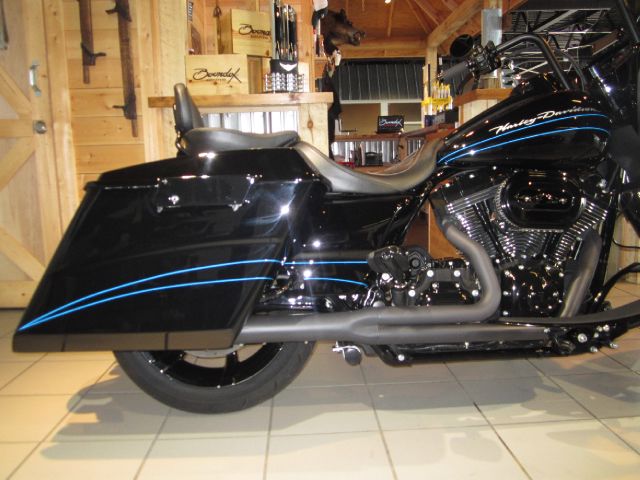 2012 Harley Davidson ROAD GLIDE 4dr Sdn Touring Signature RWD Sedan