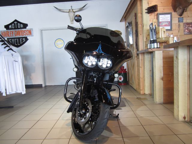 2012 Harley Davidson ROAD GLIDE 4dr Sdn Touring Signature RWD Sedan