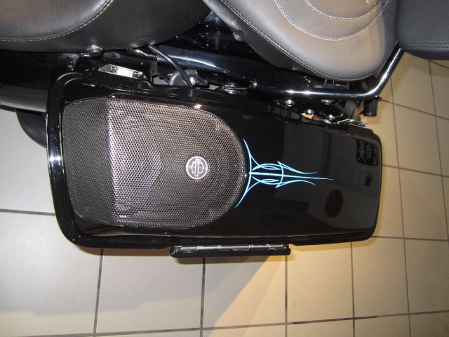 2012 Harley Davidson ROAD GLIDE 4dr Sdn Touring Signature RWD Sedan