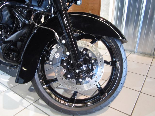 2012 Harley Davidson ROAD GLIDE 4dr Sdn Touring Signature RWD Sedan