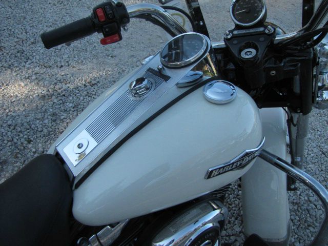 2006 Harley Davidson Road King 5dr Wgn I4 CVT