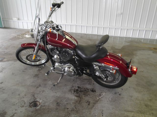 2004 Harley Davidson SPORTSTER 2.5i Premium 4-door