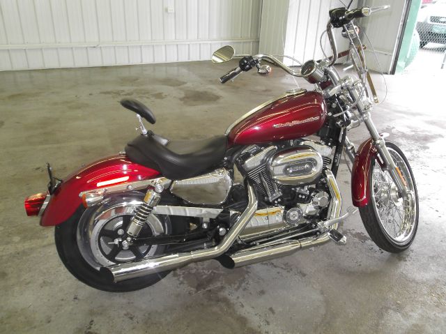 2004 Harley Davidson SPORTSTER 2.5i Premium 4-door
