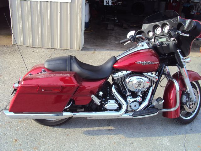 2012 Harley Davidson STREET GLIDE 4dr Auto SE Ltd Avail Sedan