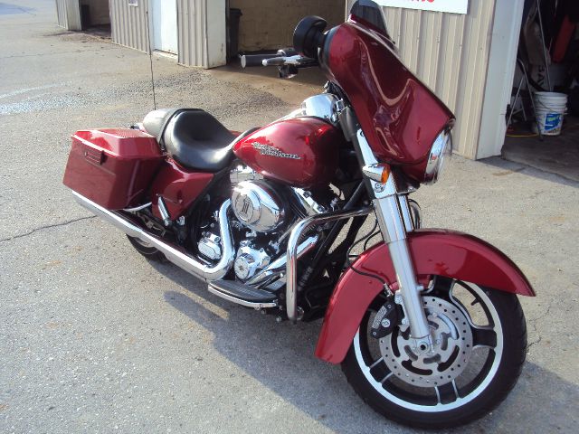 2012 Harley Davidson STREET GLIDE 4dr Auto SE Ltd Avail Sedan