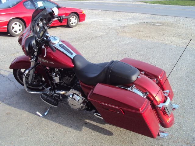 2012 Harley Davidson STREET GLIDE 4dr Auto SE Ltd Avail Sedan