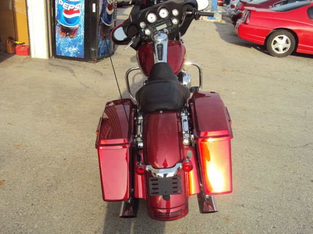 2012 Harley Davidson STREET GLIDE 4dr Auto SE Ltd Avail Sedan