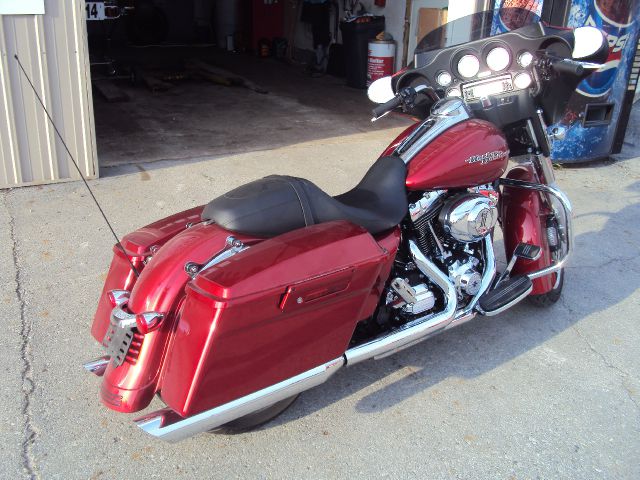 2012 Harley Davidson STREET GLIDE 4dr Auto SE Ltd Avail Sedan